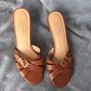 🎉Make an offer🎉 Talbots Sandals - Caramel